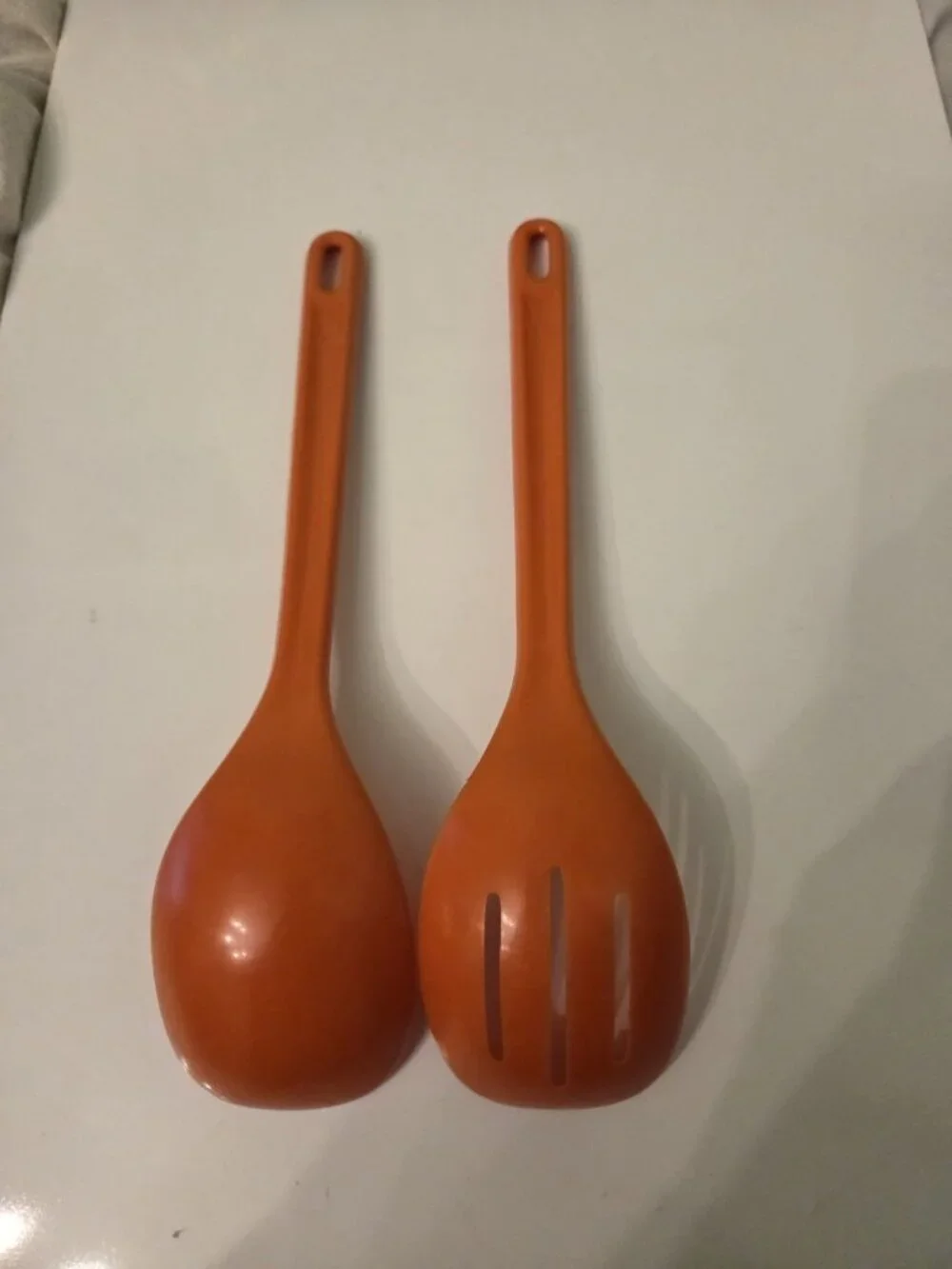 Pair vintage Rubbermaid Retro Orange Kitchen Cooking Soups Serving Slotted Spoon